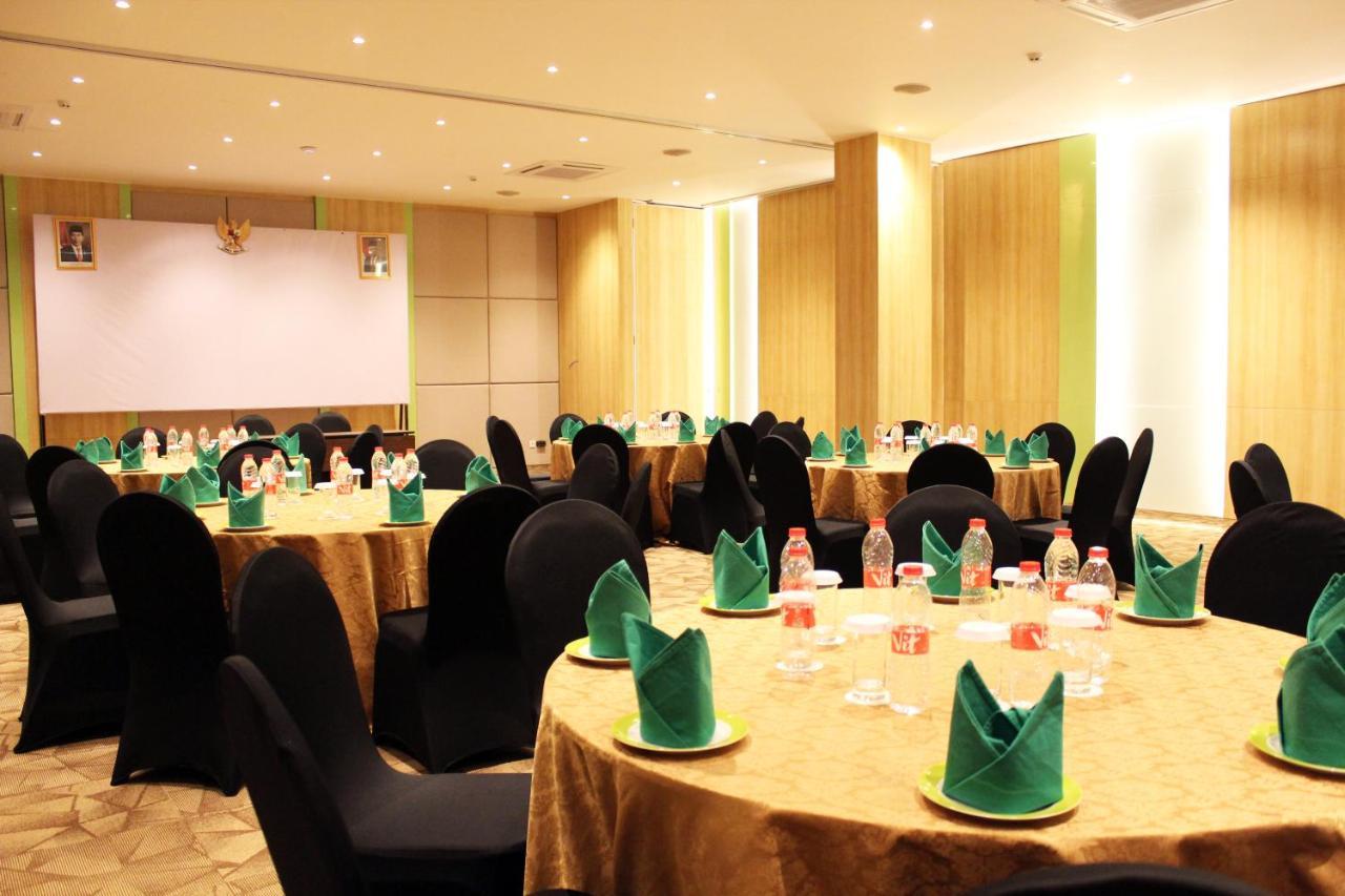 Zest Parang Raja Solo By Swiss-Belhotel International Bonorejo Exterior photo
